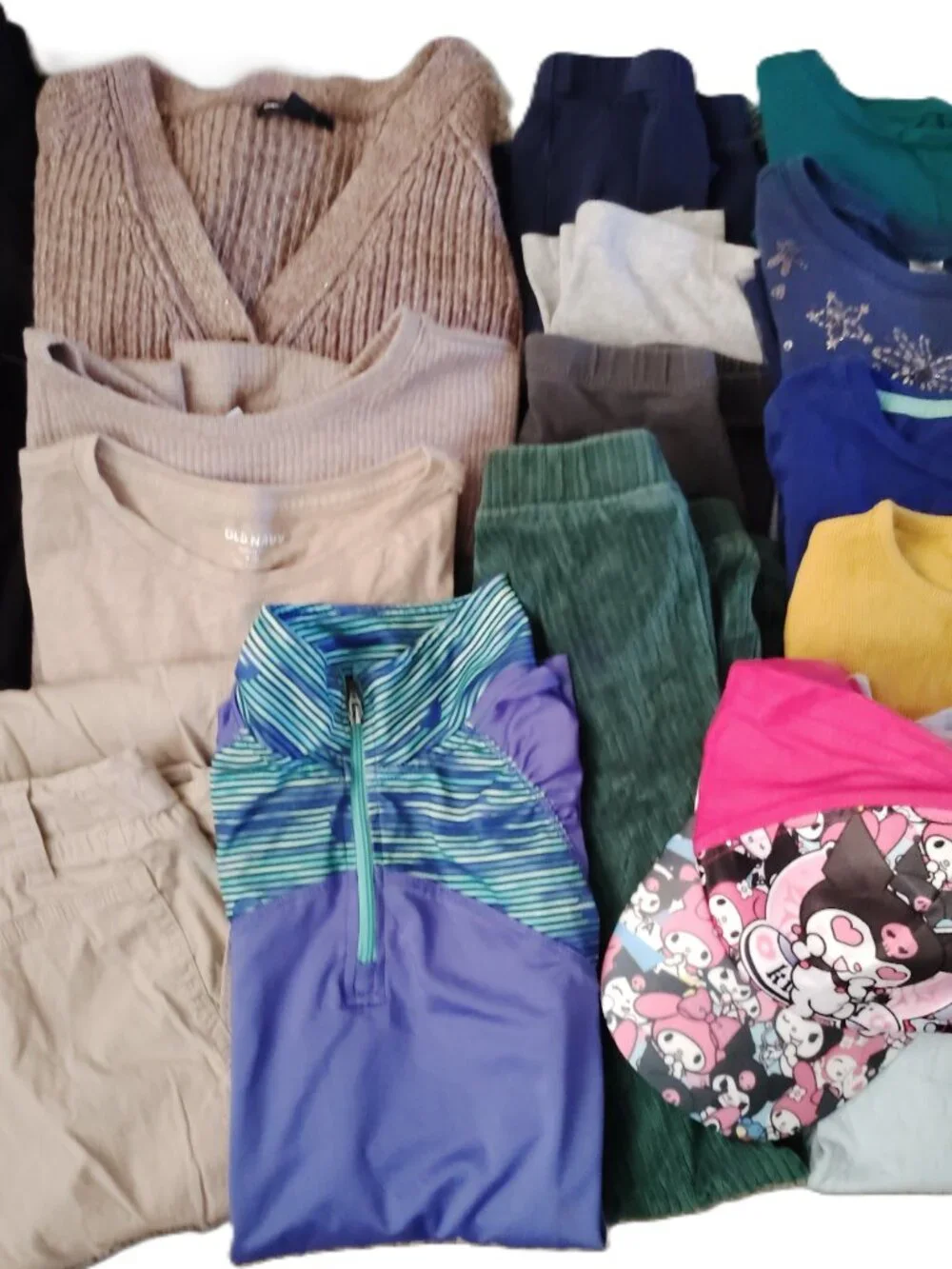 HUGE LOT OF CLOTHES LEGGINGS TOPS OUTFITS OLD NAVY GAP SANRIO~GIRLS SIZE M 7-8